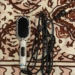 EVA NYC heated straightening brush